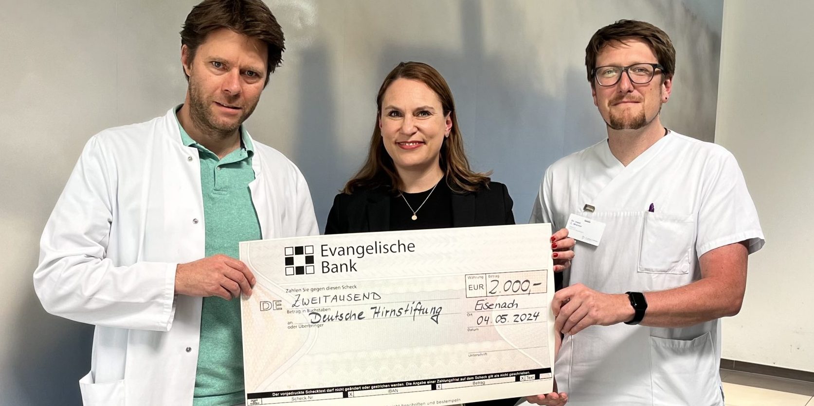 2.000-Euro-Spende vom Eisenacher BE-FAST-Lauf gegen Schlaganfall